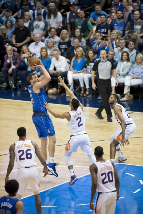 Dirk Nowitzki vor dem letzen Heimspiel seiner Karriere